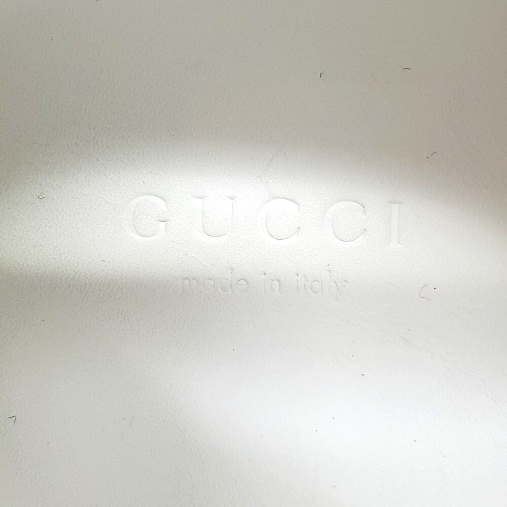 Gucci GG Supreme Monogram Logo Strawberry Lace Up Sneaker wears like a 7 1/2. - Picture 9 of 12